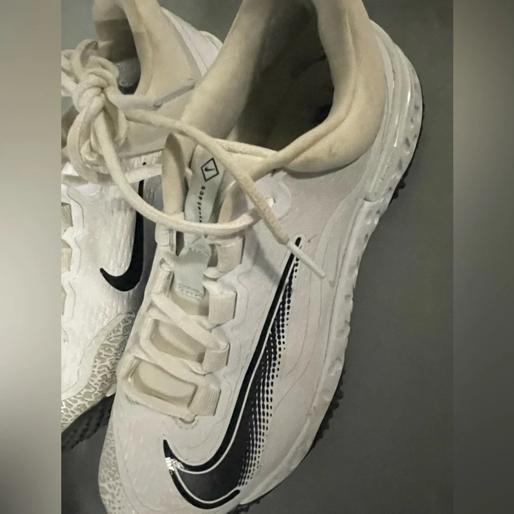 Nike White Alpha Huarache Baseball Turf Cleats Athletic Shoes Sneakers Size 9.5